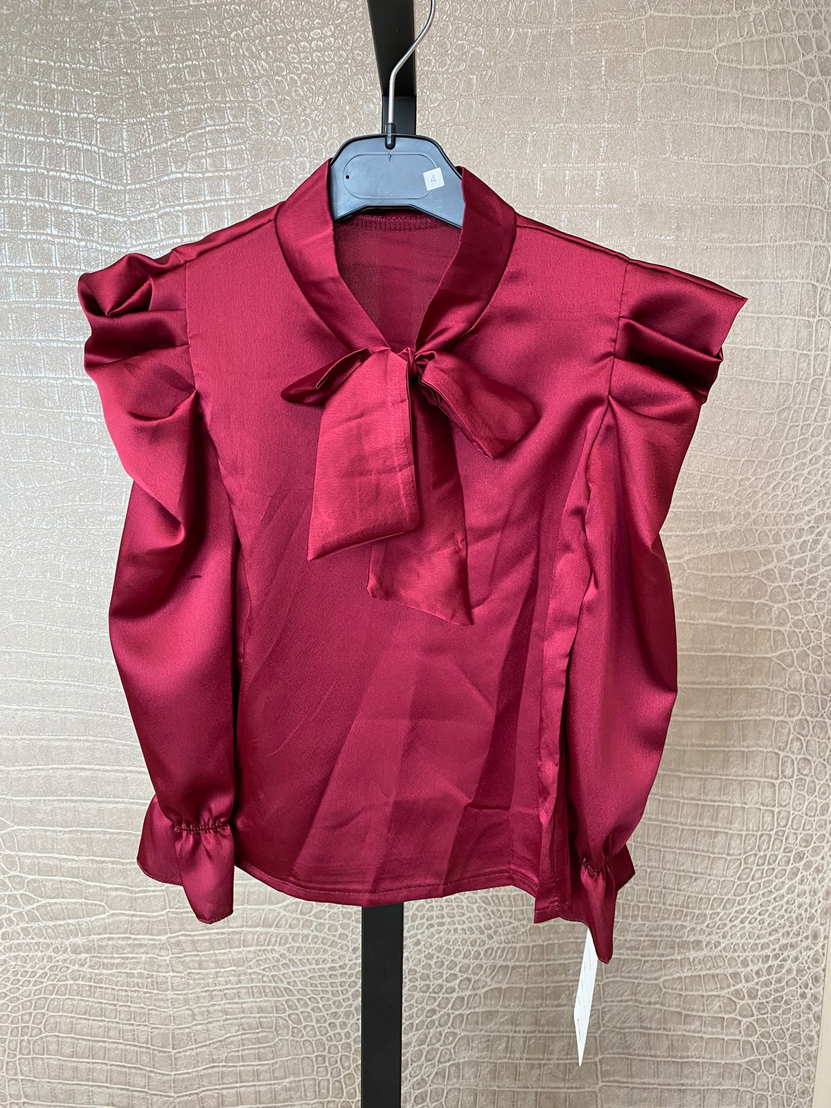 Elegante satijne Blouse met Strik